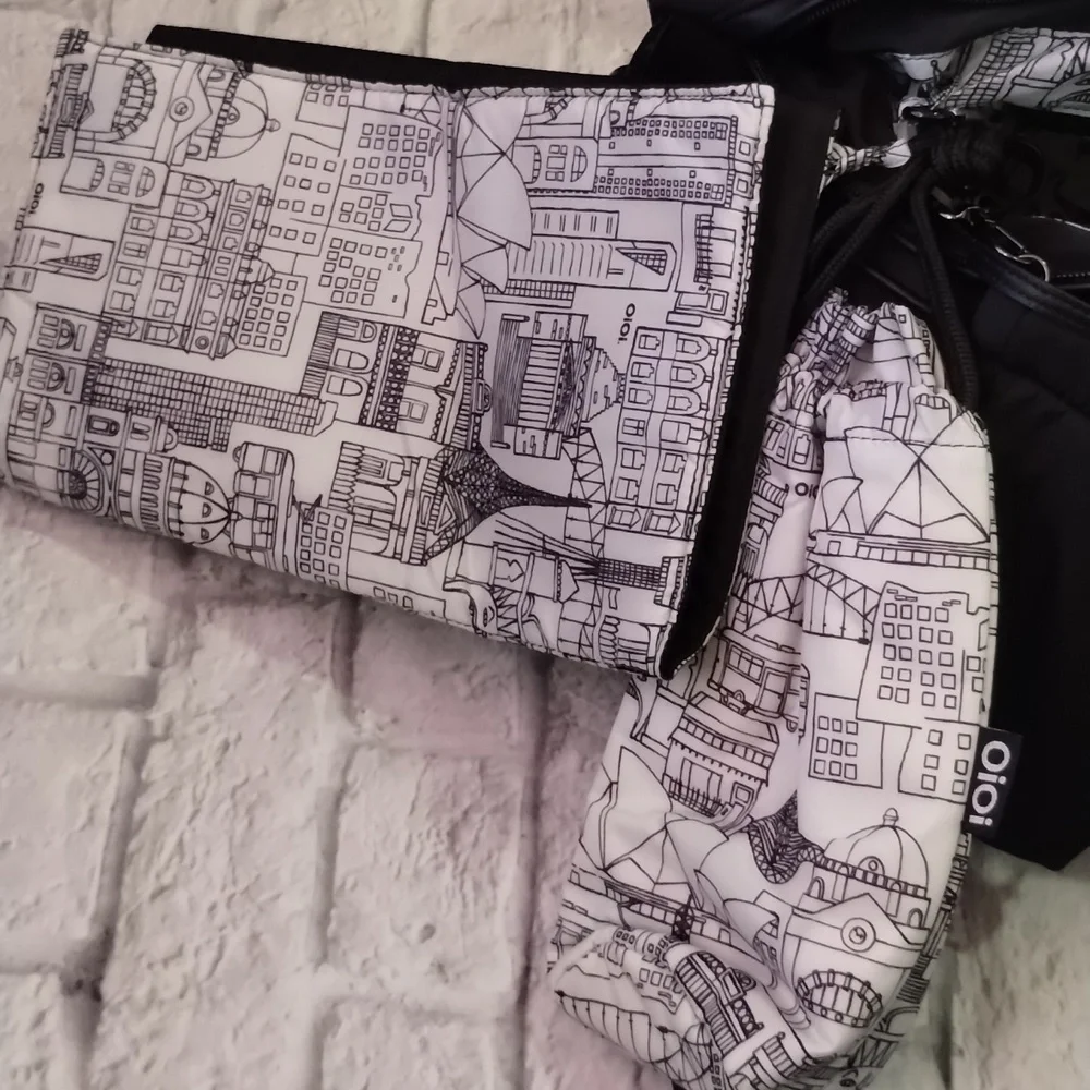 OiOi Multi Zip Pocket Carryall Baby Diaper Bag Large 4 Piece Set